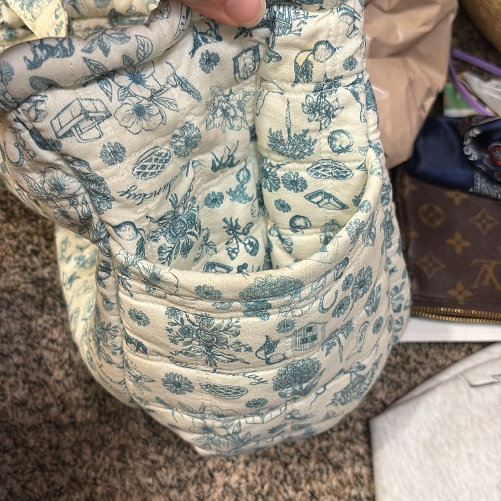 Slow Sunday Quilted Tote Bag - Picture 9 of 10